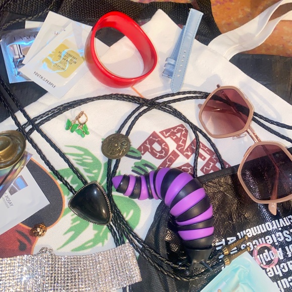 Freebies with ever purchase!! - Picture 4 of 8